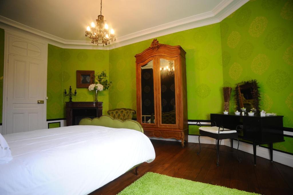Chateau De Bertreville Bed & Breakfast Room photo